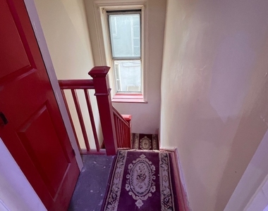 317 East 49 Street - Photo Thumbnail 9