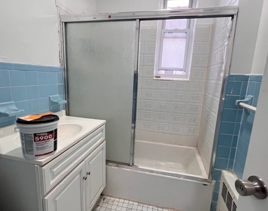 317 East 49 Street - Photo Thumbnail 8