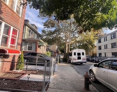 317 East 49 Street - Photo Thumbnail 11
