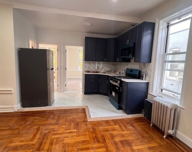 317 East 49 Street - Photo Thumbnail 3