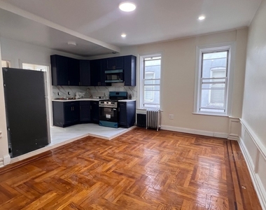 317 East 49 Street - Photo Thumbnail 1