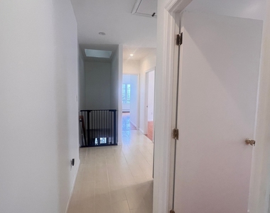 78 Street - Photo Thumbnail 13