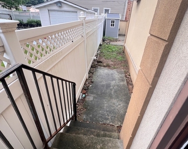 133-19 97 Avenue - Photo Thumbnail 14