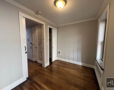 West 53 Street - Photo Thumbnail 5