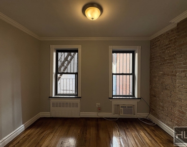 West 53 Street - Photo Thumbnail 4