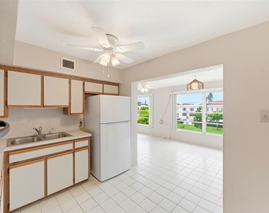 2462 Brazilia Drive - Photo Thumbnail 9
