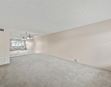 2462 Brazilia Drive - Photo Thumbnail 2