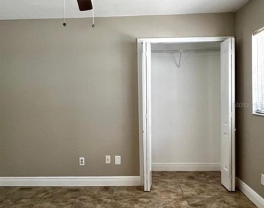 1410 Shady Lane Drive - Photo Thumbnail 10