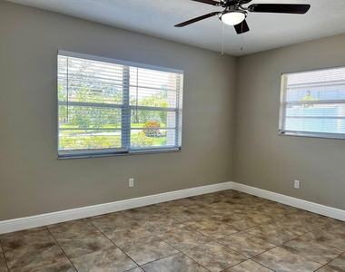 1410 Shady Lane Drive - Photo Thumbnail 17