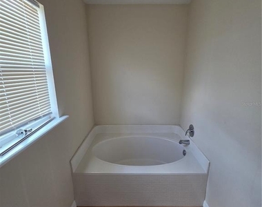 9442 Water Fern Circle - Photo Thumbnail 16