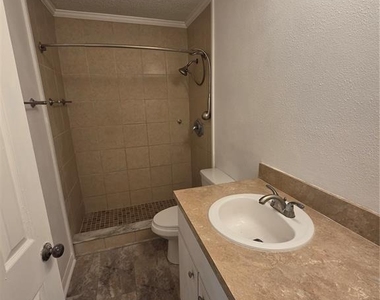 610 Colorado Place - Photo Thumbnail 10