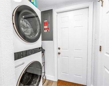 7599 Meadowlawn Drive N - Photo Thumbnail 30
