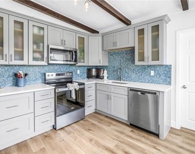 7599 Meadowlawn Drive N - Photo Thumbnail 12