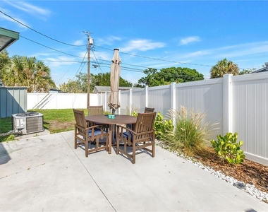7599 Meadowlawn Drive N - Photo Thumbnail 31