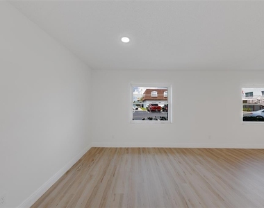 9218 Tudor Drive - Photo Thumbnail 7