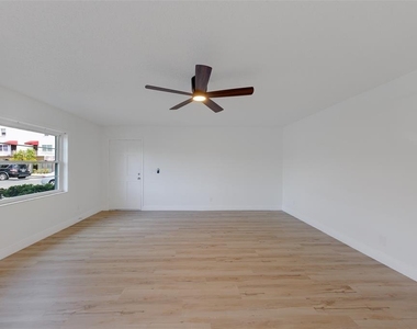 9218 Tudor Drive - Photo Thumbnail 4