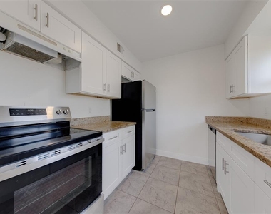 9218 Tudor Drive - Photo Thumbnail 9