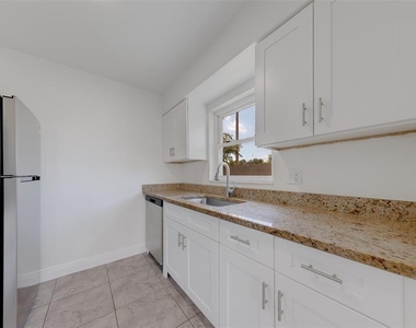 9218 Tudor Drive - Photo Thumbnail 10