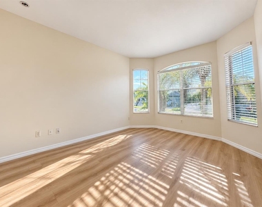 27353 Edenfield Drive - Photo Thumbnail 9