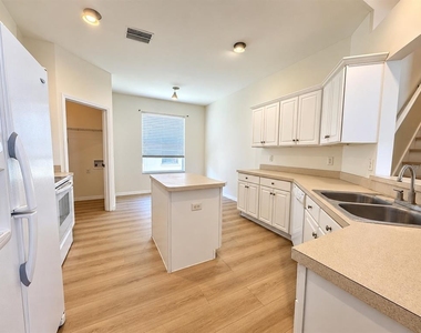 27353 Edenfield Drive - Photo Thumbnail 1