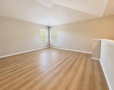 27353 Edenfield Drive - Photo Thumbnail 6