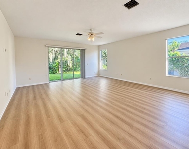 27353 Edenfield Drive - Photo Thumbnail 4