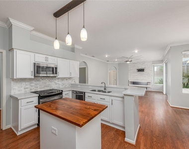 9317 Heritage Oak Court - Photo Thumbnail 9