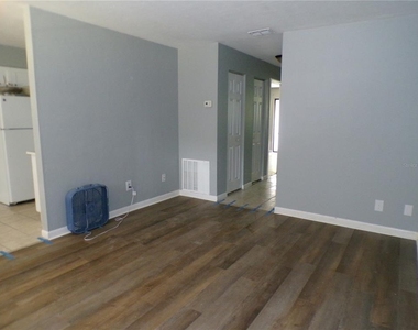 1915 Sw 70th Terrace - Photo Thumbnail 7