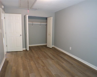 1915 Sw 70th Terrace - Photo Thumbnail 13