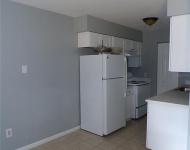 1915 Sw 70th Terrace - Photo Thumbnail 6