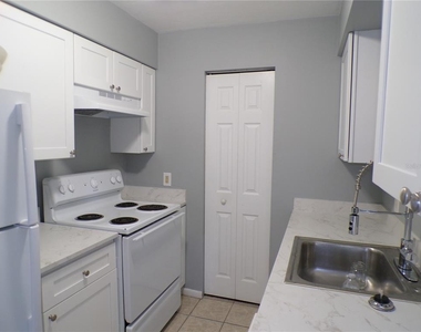 1915 Sw 70th Terrace - Photo Thumbnail 4