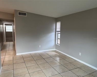 8707 N Mandarine Place - Photo Thumbnail 6