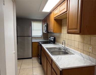 8707 N Mandarine Place - Photo Thumbnail 9