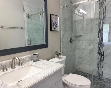 18120 Paradise Point Drive - Photo Thumbnail 21
