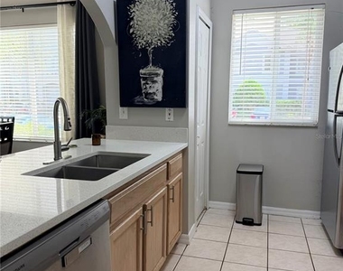 18120 Paradise Point Drive - Photo Thumbnail 4