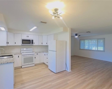 8675 Lantana Drive - Photo Thumbnail 5