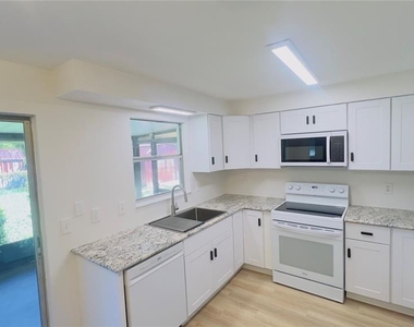 8675 Lantana Drive - Photo Thumbnail 7