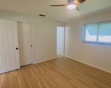 8675 Lantana Drive - Photo Thumbnail 10