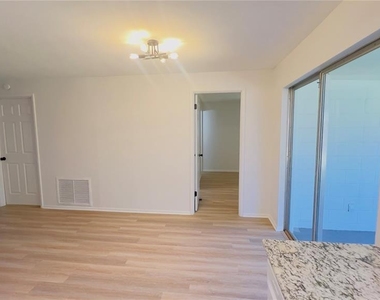 8675 Lantana Drive - Photo Thumbnail 6