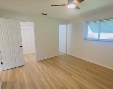 8675 Lantana Drive - Photo Thumbnail 11