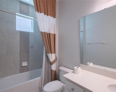 7214 Paradiso Drive - Photo Thumbnail 24