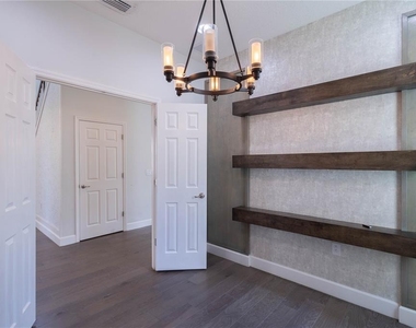 7214 Paradiso Drive - Photo Thumbnail 12