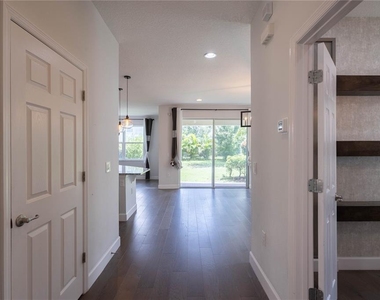 7214 Paradiso Drive - Photo Thumbnail 10