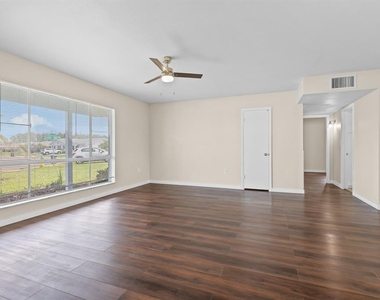 702 Desert Hills Way - Photo Thumbnail 1