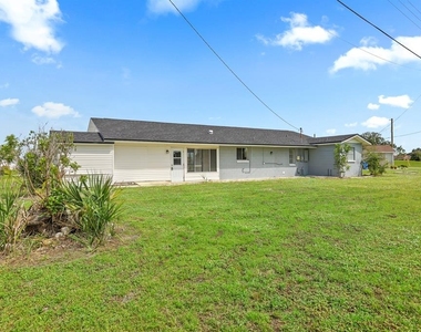 702 Desert Hills Way - Photo Thumbnail 26