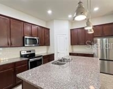 7867 Berkshire Oak Alley - Photo Thumbnail 10