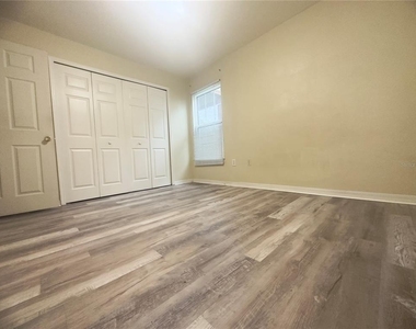 5451 Vineland Road - Photo Thumbnail 5