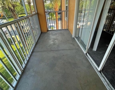 5451 Vineland Road - Photo Thumbnail 7