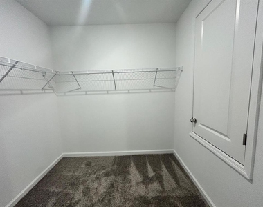 318 Lawson Avenue - Photo Thumbnail 6