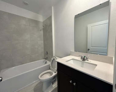 318 Lawson Avenue - Photo Thumbnail 9